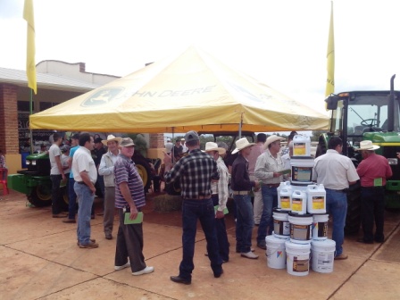 Platicando con nuestros clientes